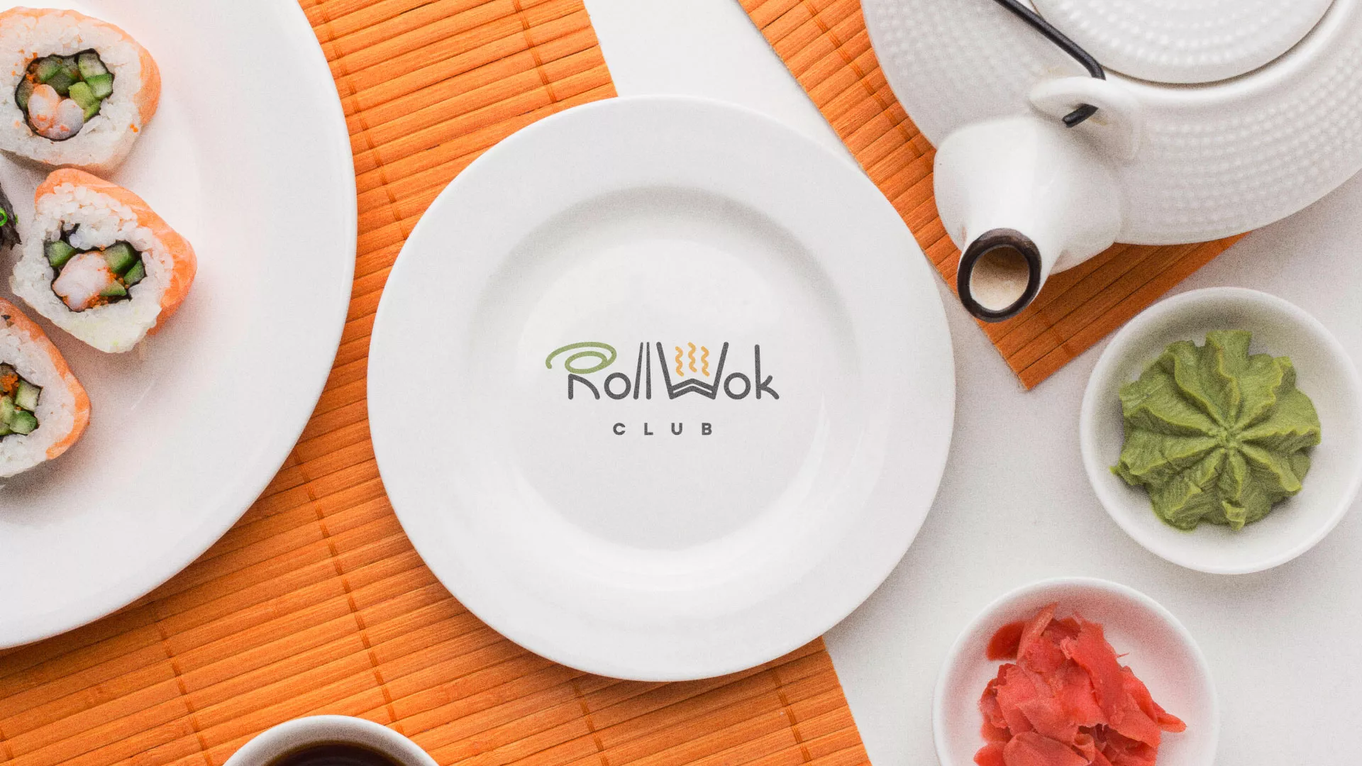 Разработка логотипа и фирменного стиля суши-бара «Roll Wok Club» в Струнино